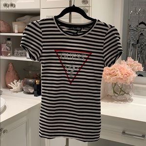 Guess top